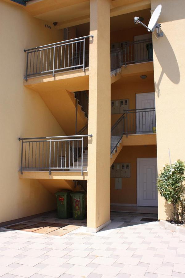 Apartments Jtv Simuni Kolan Exterior foto